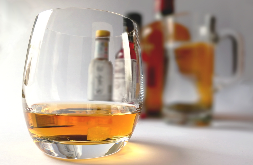 Old-Fashioned-Cocktail im Tumbler-Glas